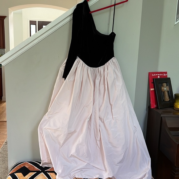 Antonio Melani x Born on Fifth Blair One Shoulder Sleeve Woven Taffeta Dress - Picture 11 of 14